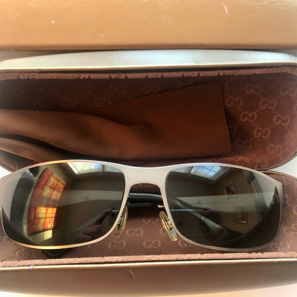 Gucci Men’s Authentic Sunglasses Style 1871/S.  Excellent Used Condition